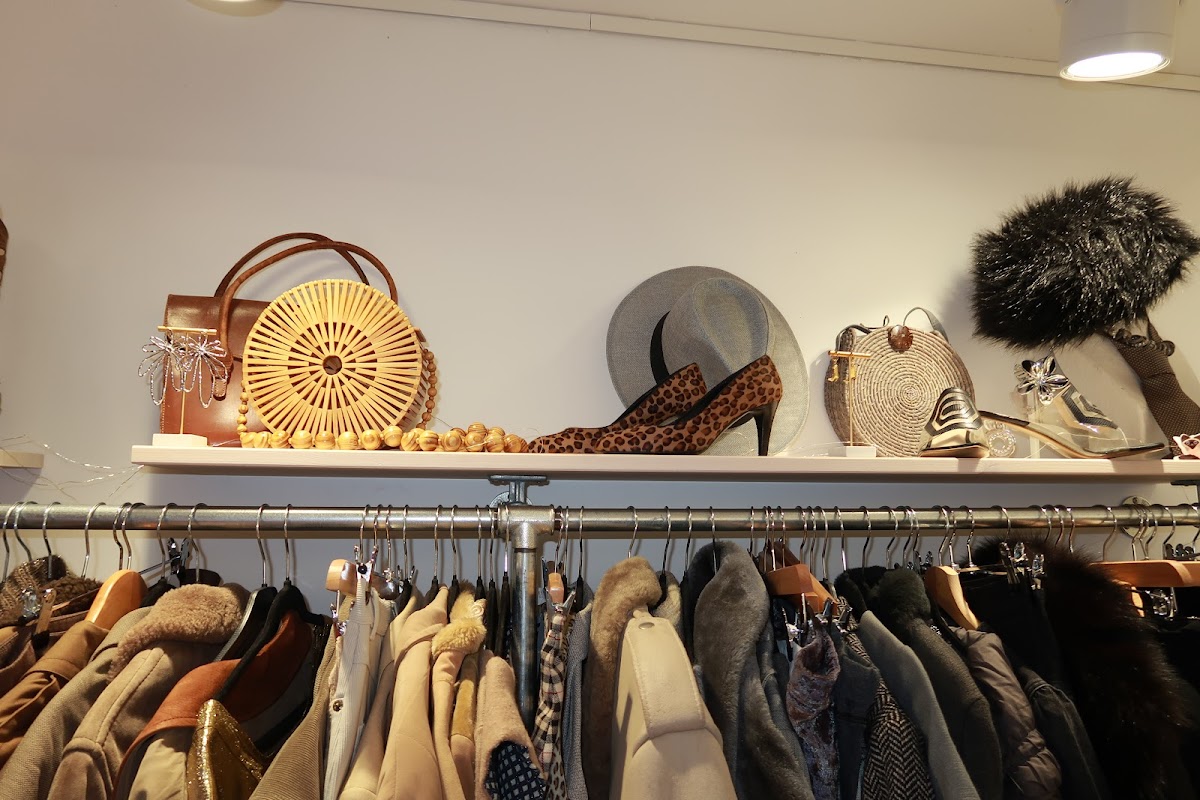 ayeth - second hand shop & personal thrifting — photo 2