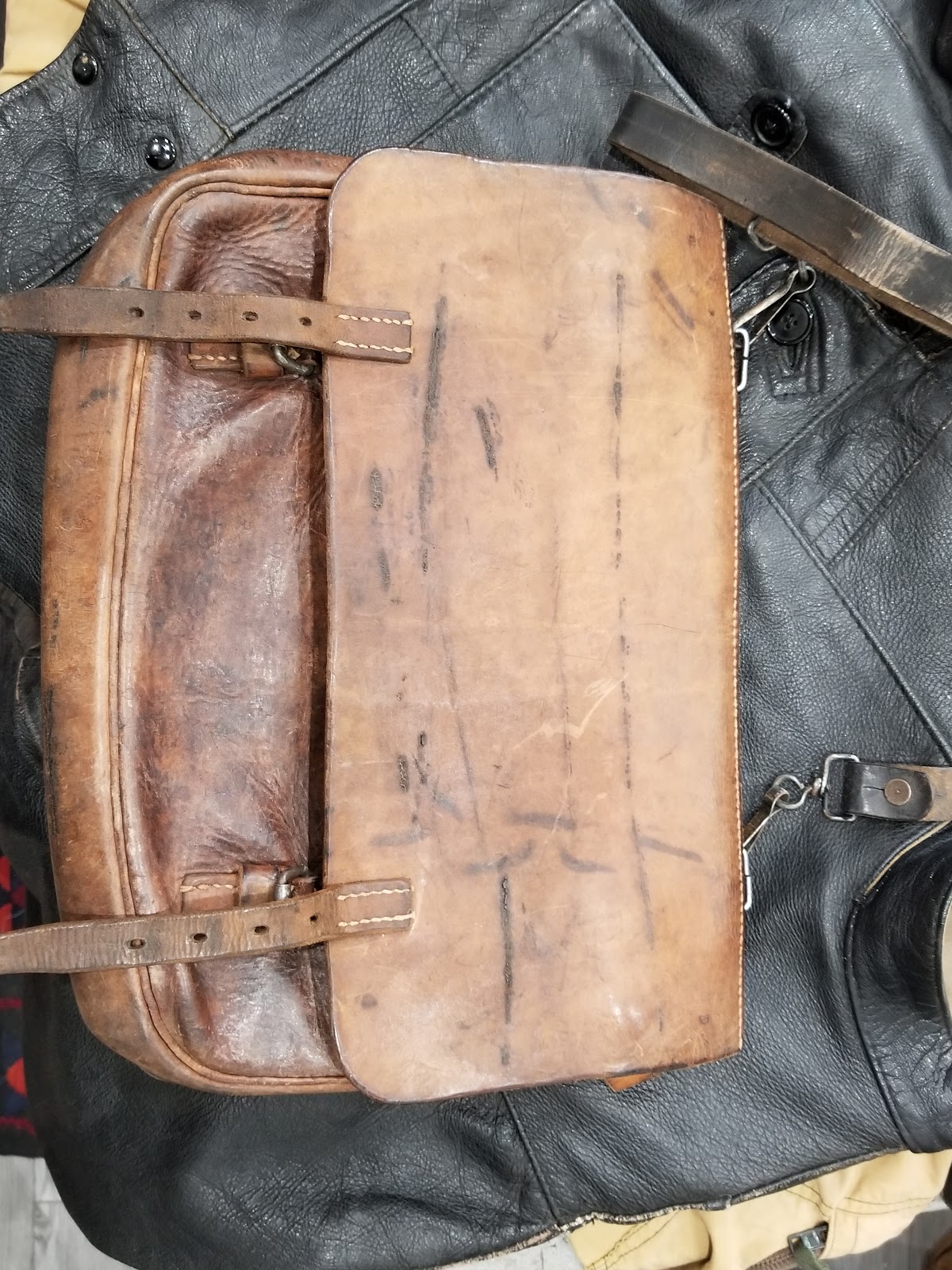 BRUT ARCHIVES — photo 4