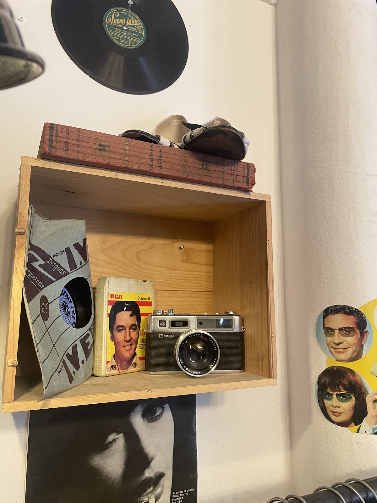 By Flowers — photo 2