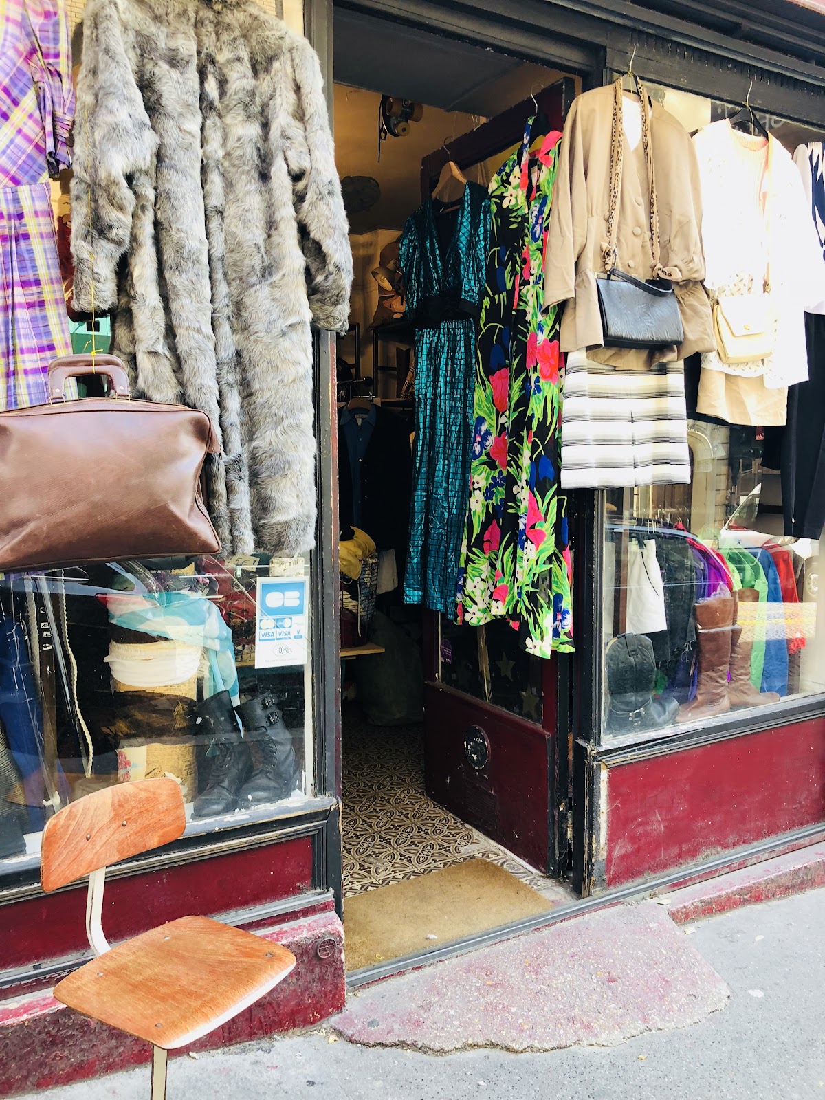 By Flowers — photo 3