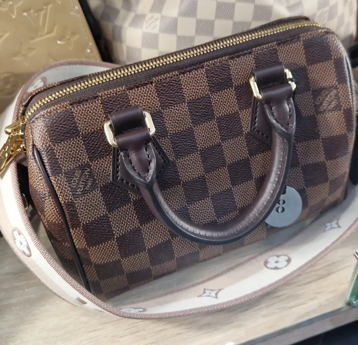 CORNERLUXE DEPOT VENTE PARIS 16 NORD — photo 2