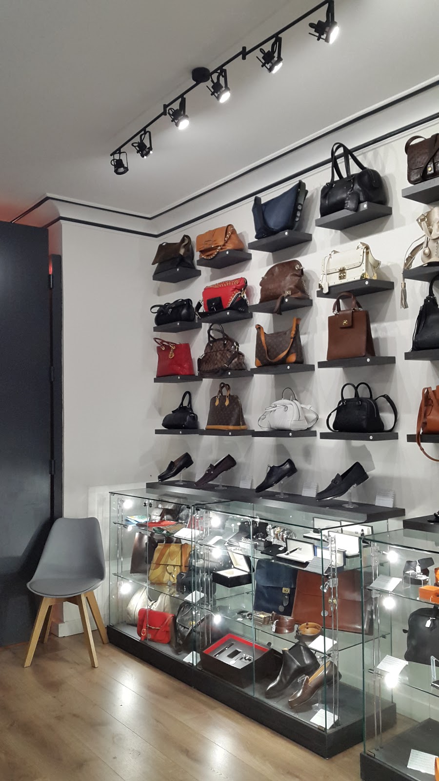 CORNERLUXE DEPOT VENTE PARIS 16 — photo 3