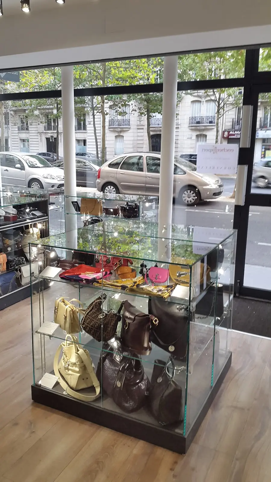 CornerLuxe — photo 2