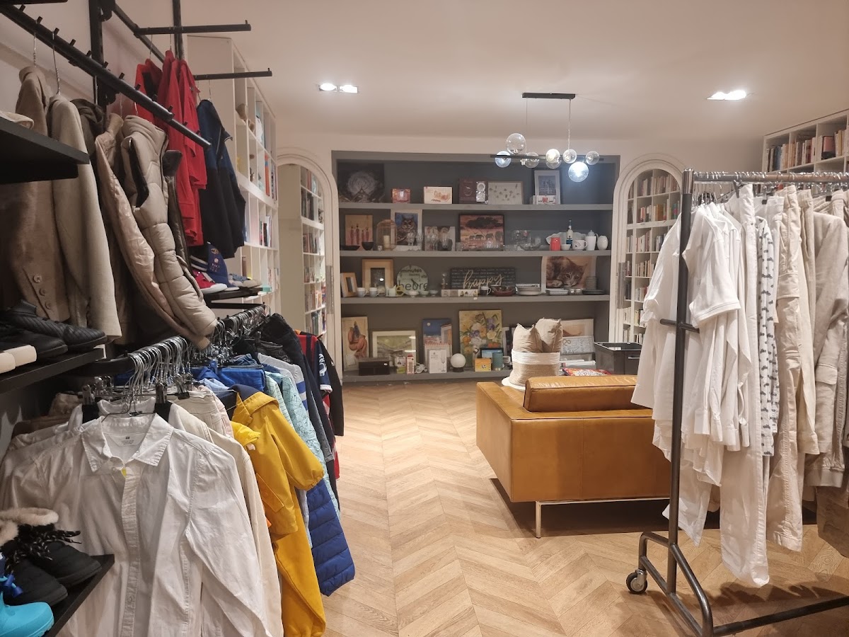 Emmaüs Alternatives Clichy — photo 2