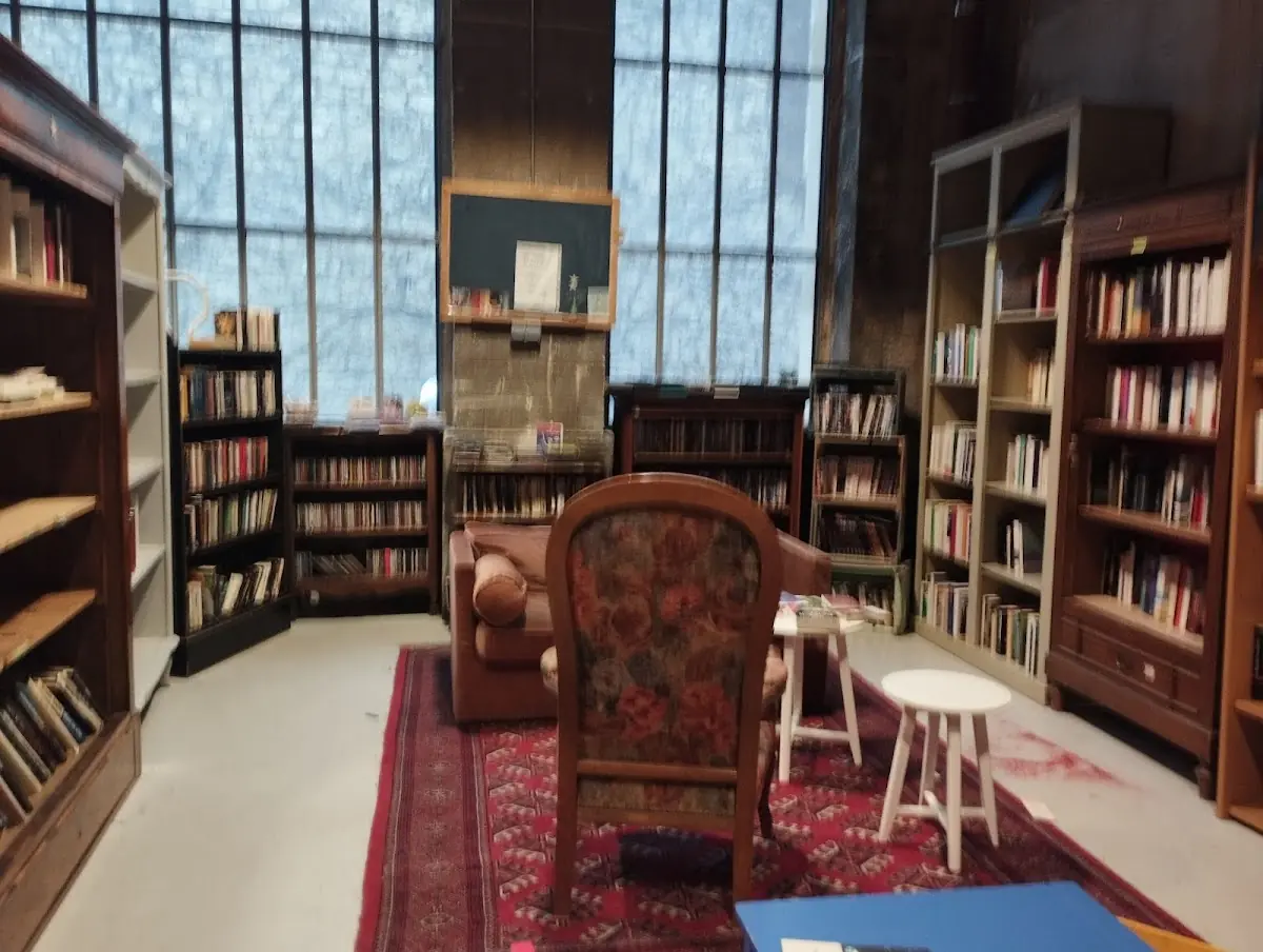Emmaüs Défi - Ressourcerie du 104 — photo 5
