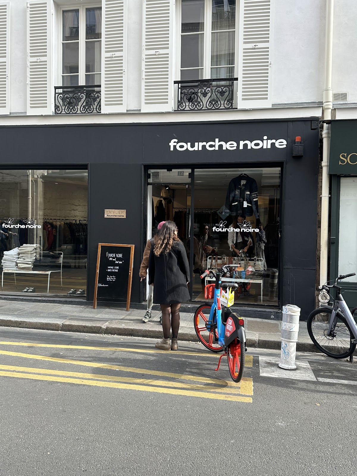 Photo de Fourche Noire – Vintage Store & Archive Fashion