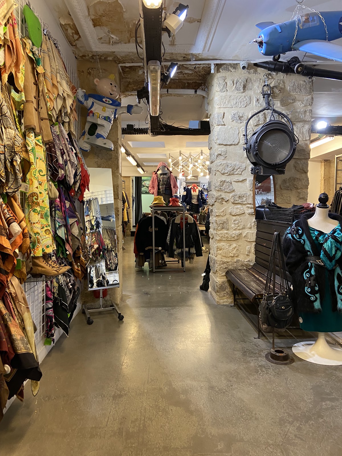 HIPPY MARKET RAMBUTEAU — photo 2