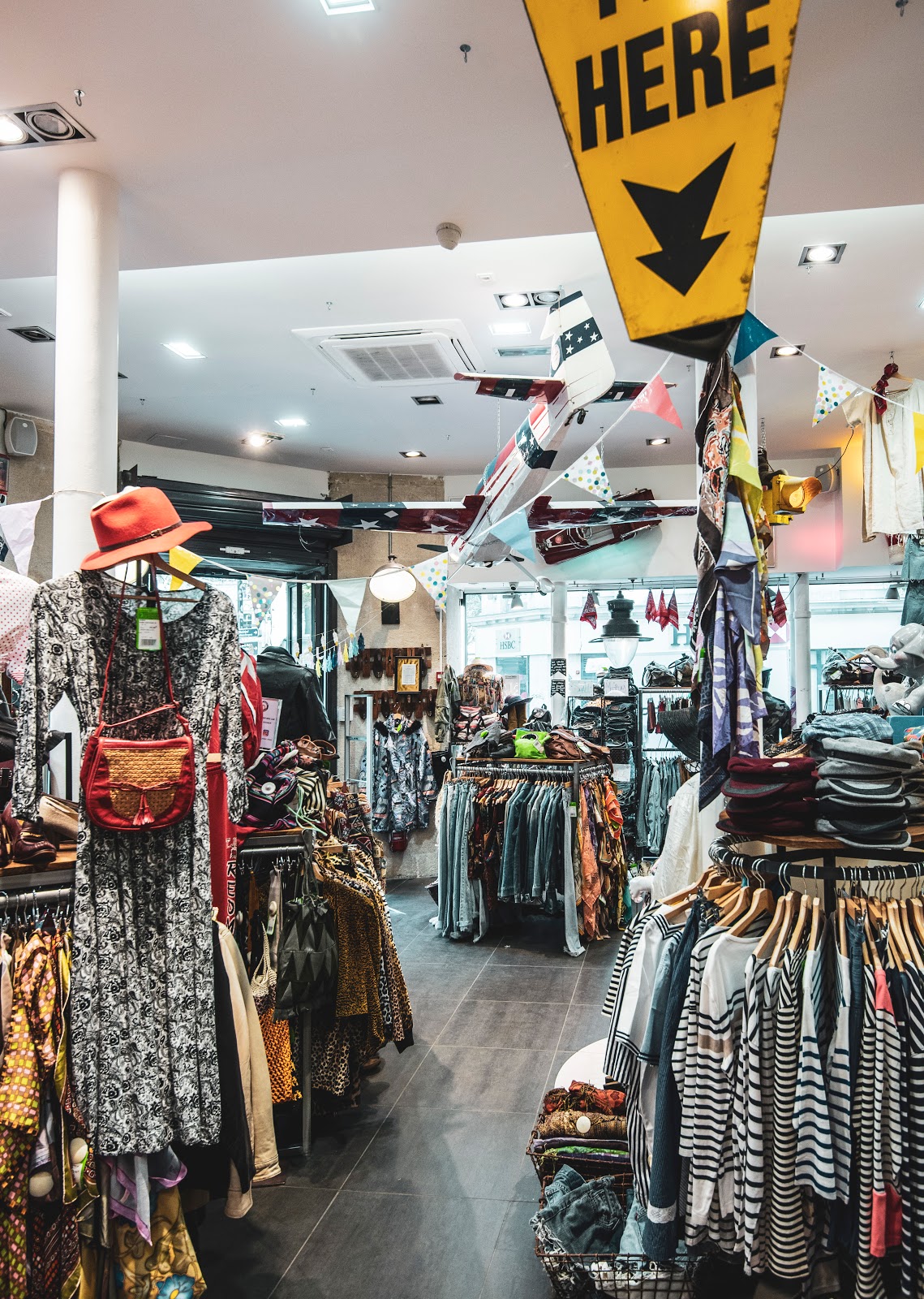 HIPPY MARKET RAMBUTEAU — photo 5