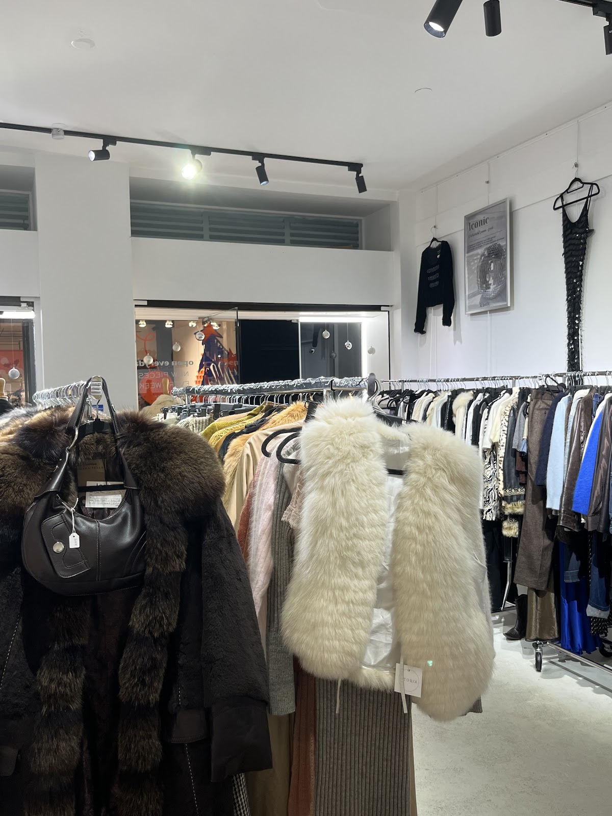 Iconic Vintage — photo 5