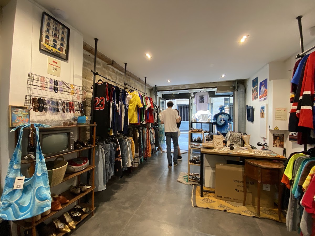 Jiji Vintage Store — photo 2