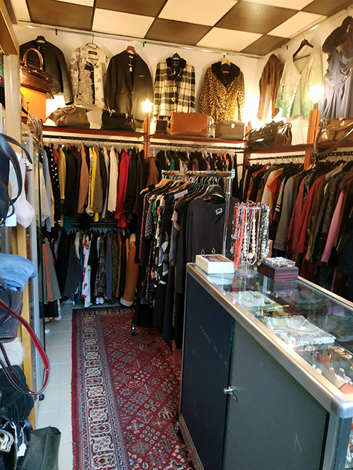 Just Looking — photo 4