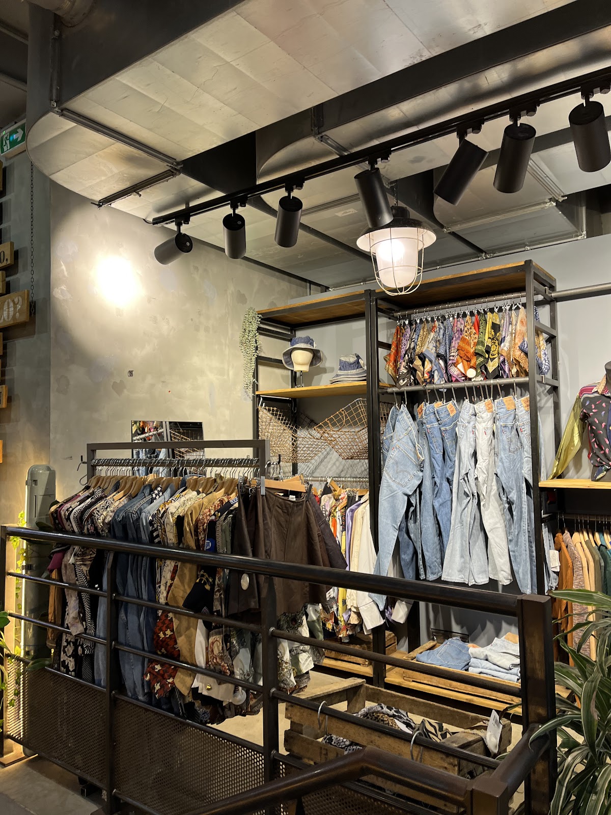 Kilo Shop Marais — photo 2