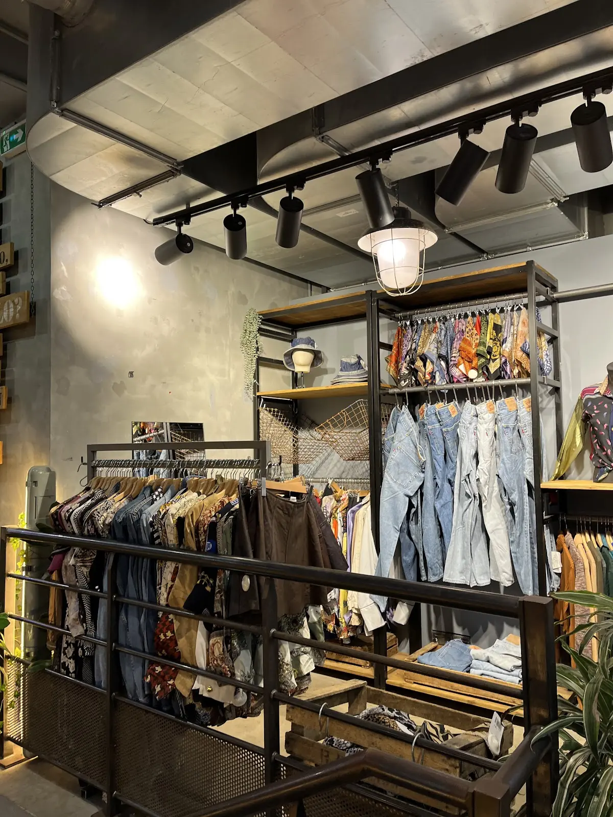 Kilo Shop Marais — photo 2