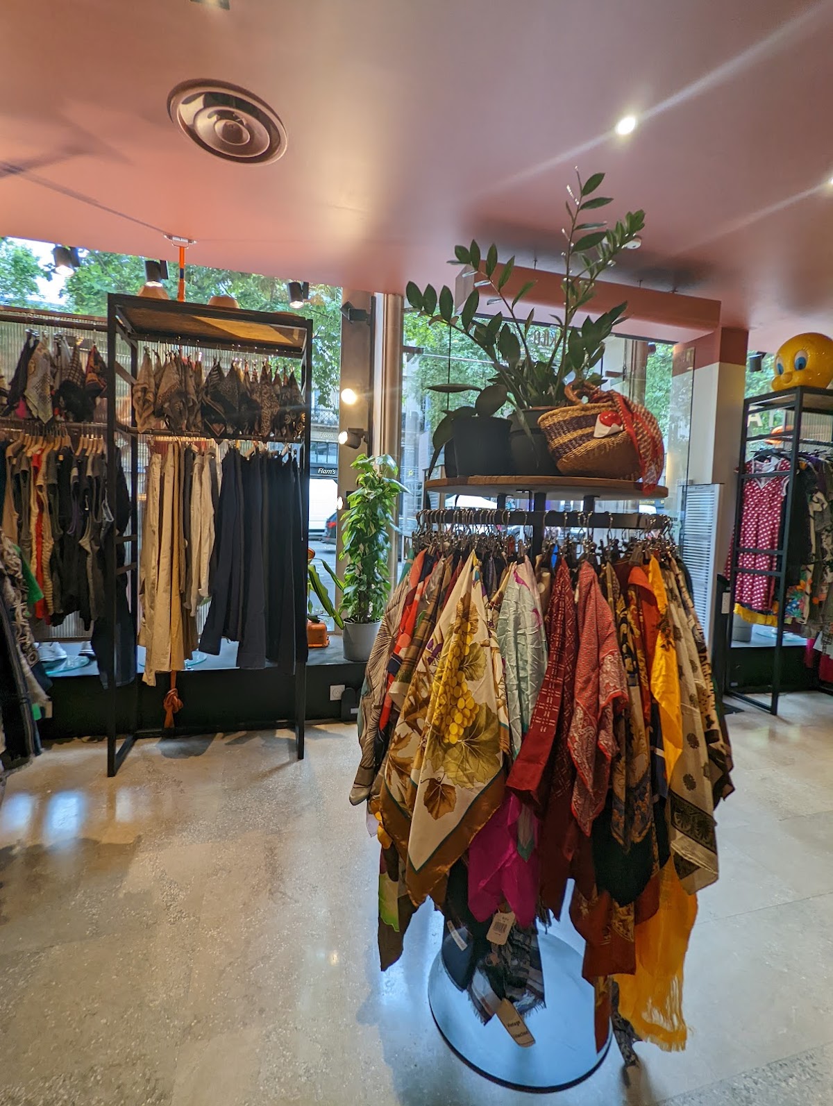 Kilo Shop Paris Grands Boulevards — photo 4