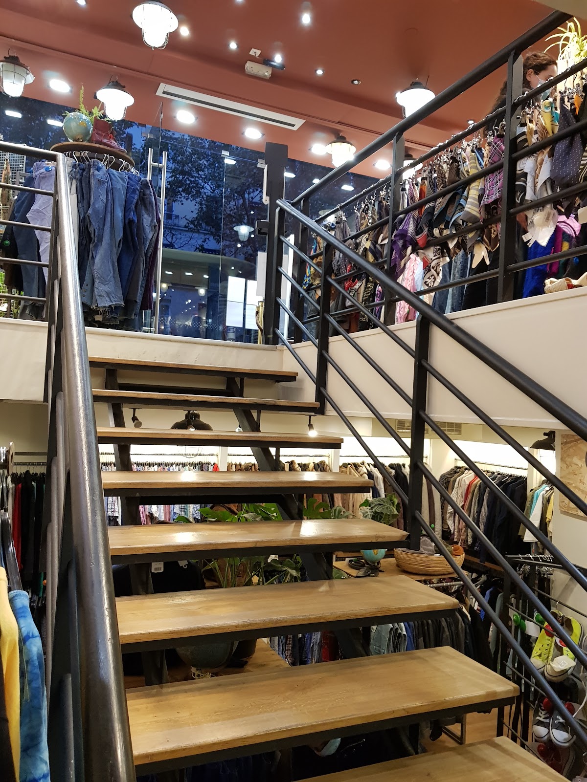 Kilo Shop Paris Saint Germain — photo 4