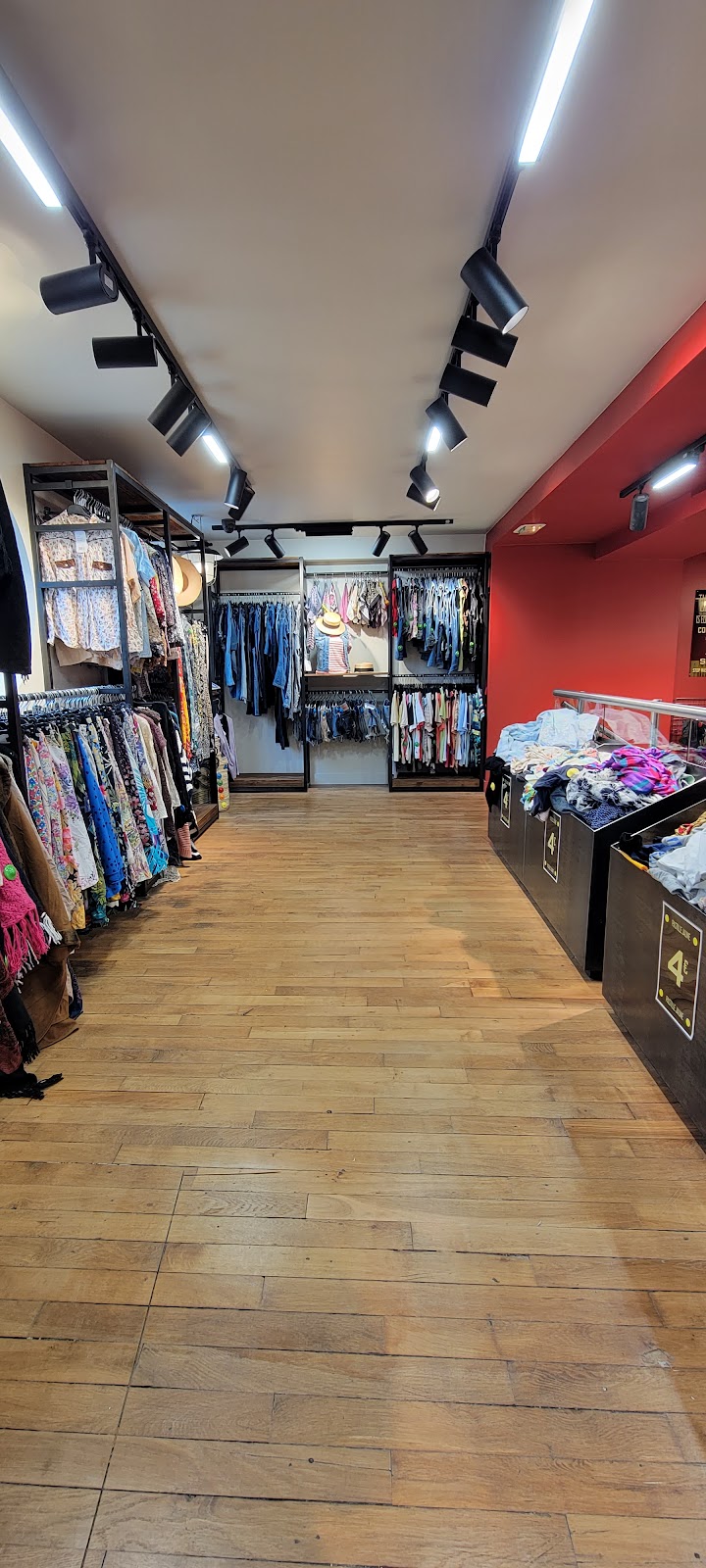 Kilo Shop Paris Saint Michel — photo 2