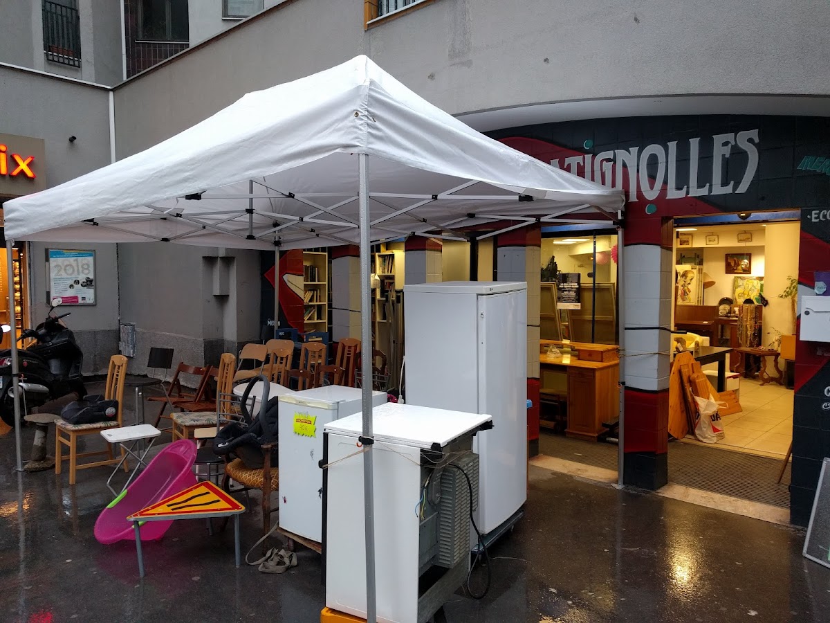 Photo de La Ressourcerie des Batignolles - Boutique solidaire