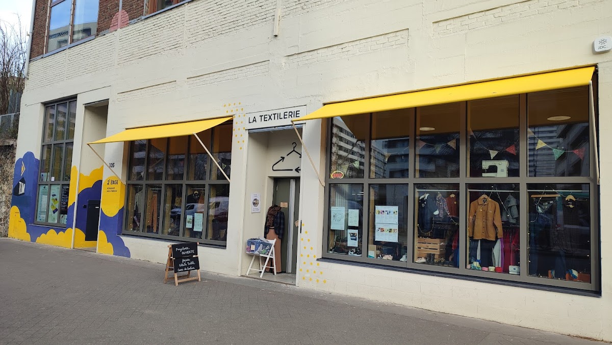 LA TEXTILERIE AU TLM : recyclerie textile, friperie et cours de couture — photo 5