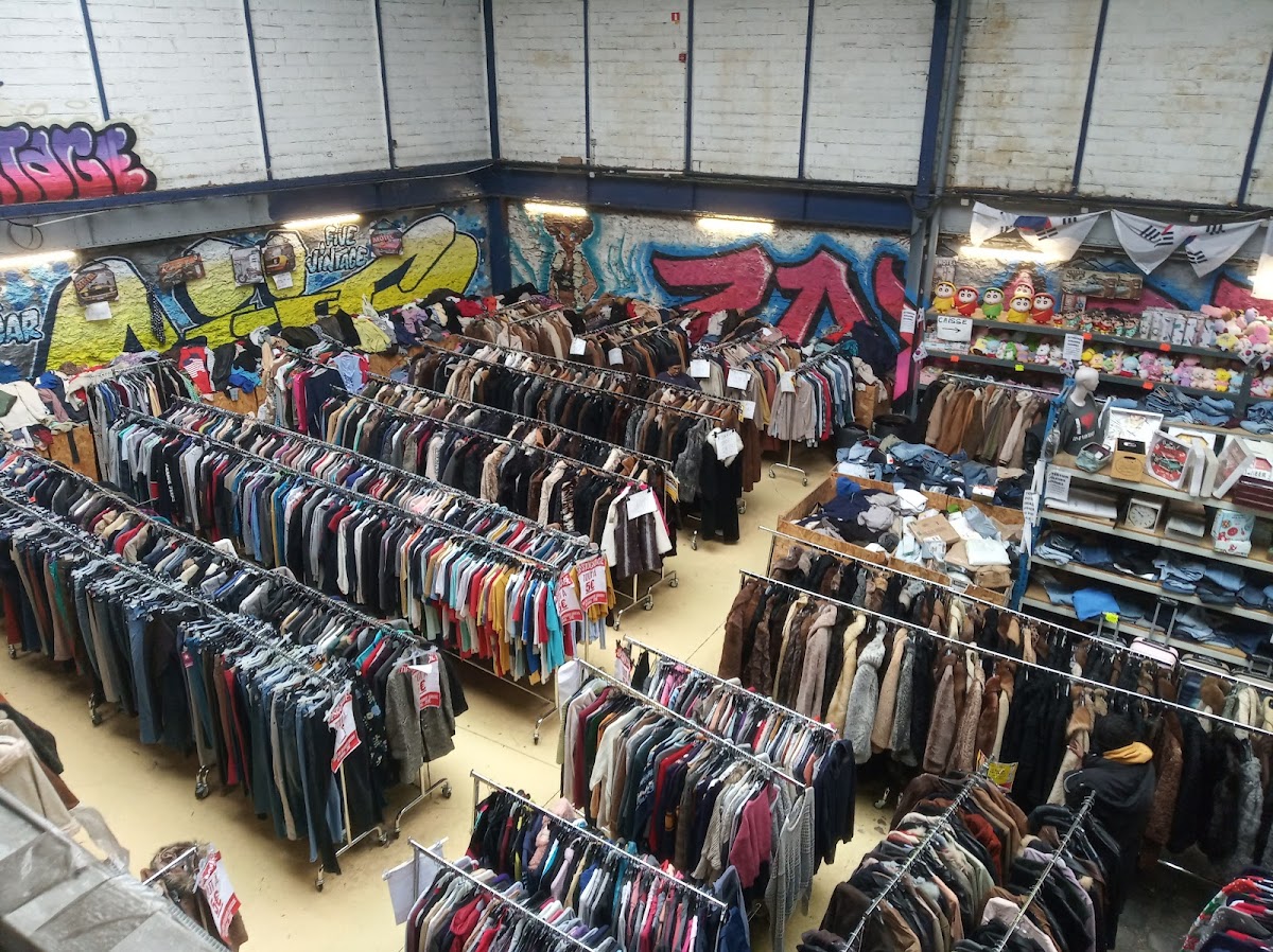 Le Hangar Five Vintage — photo 2