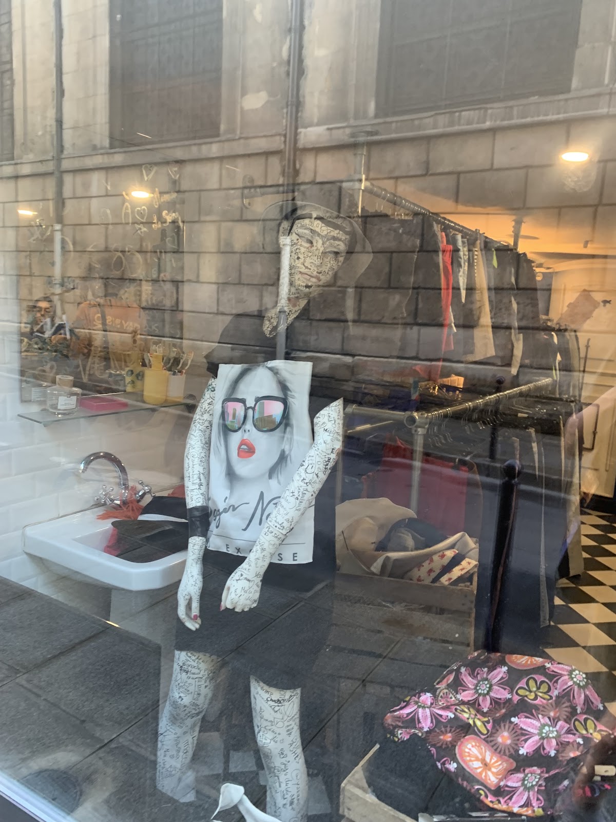 LES SALES VOLEURS - BONNE NOUVELLE — photo 3