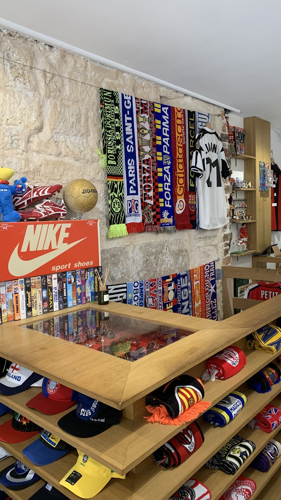 LineUp. Vintage Football Store — photo 3