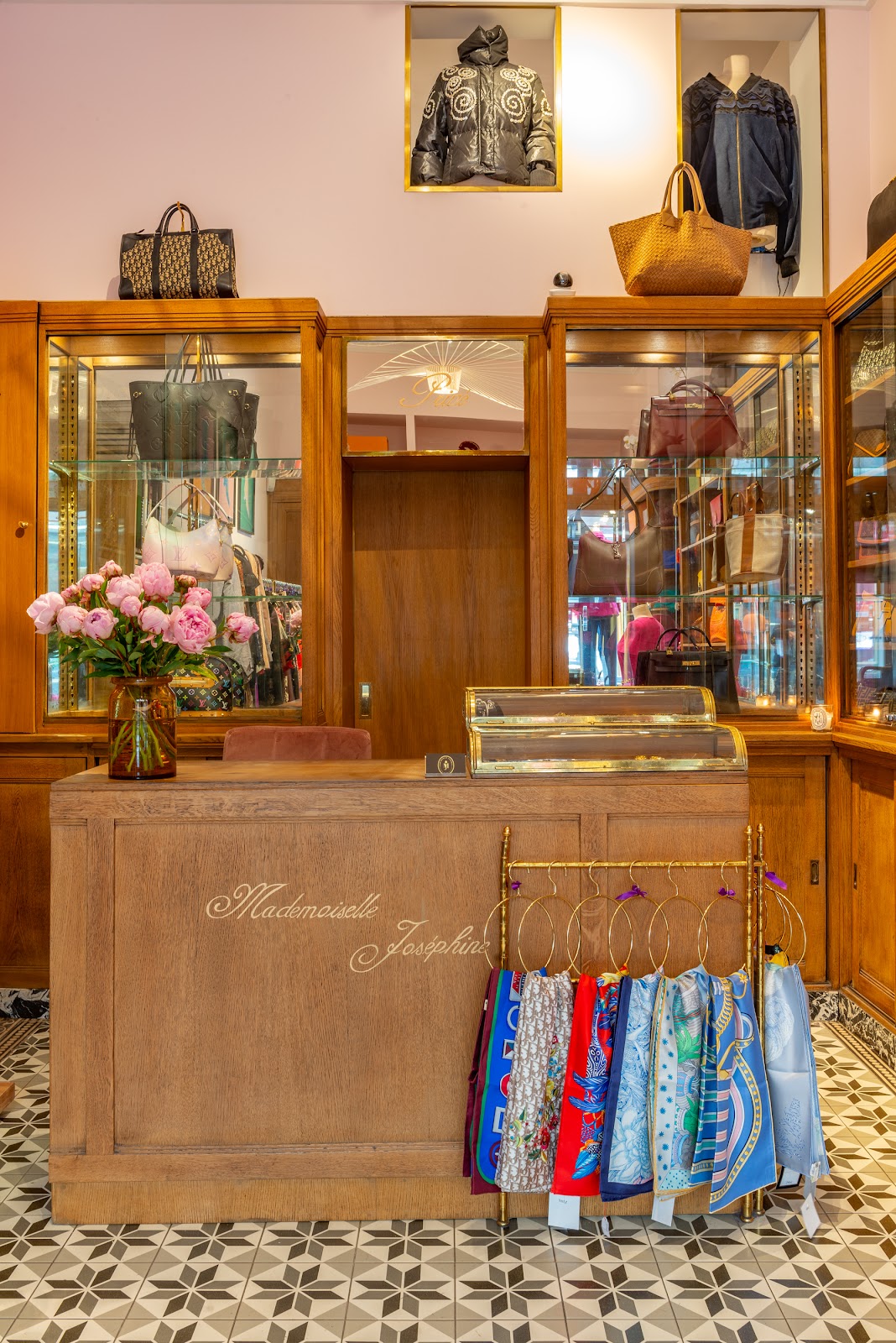 Mademoiselle Joséphine — photo 3