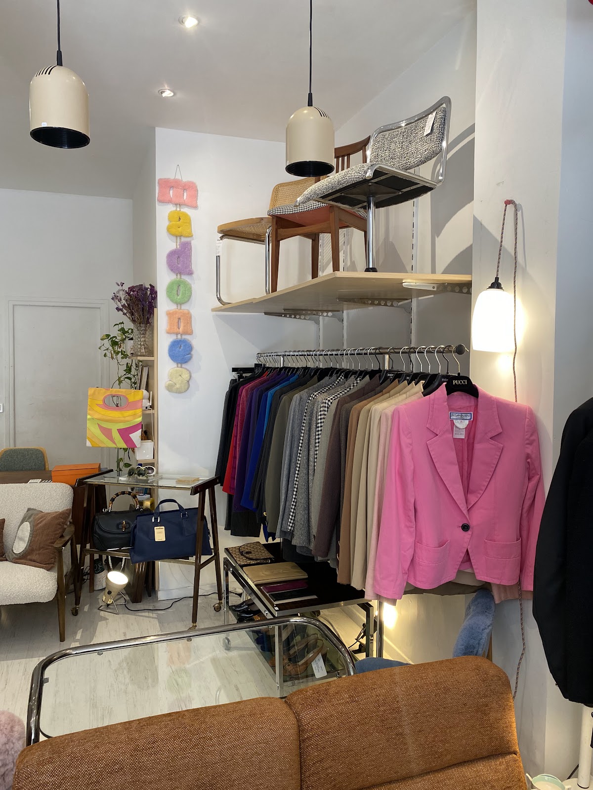 Madones vintage • vintage shop • Selection of luxury vintage fashion and accessories — photo 2