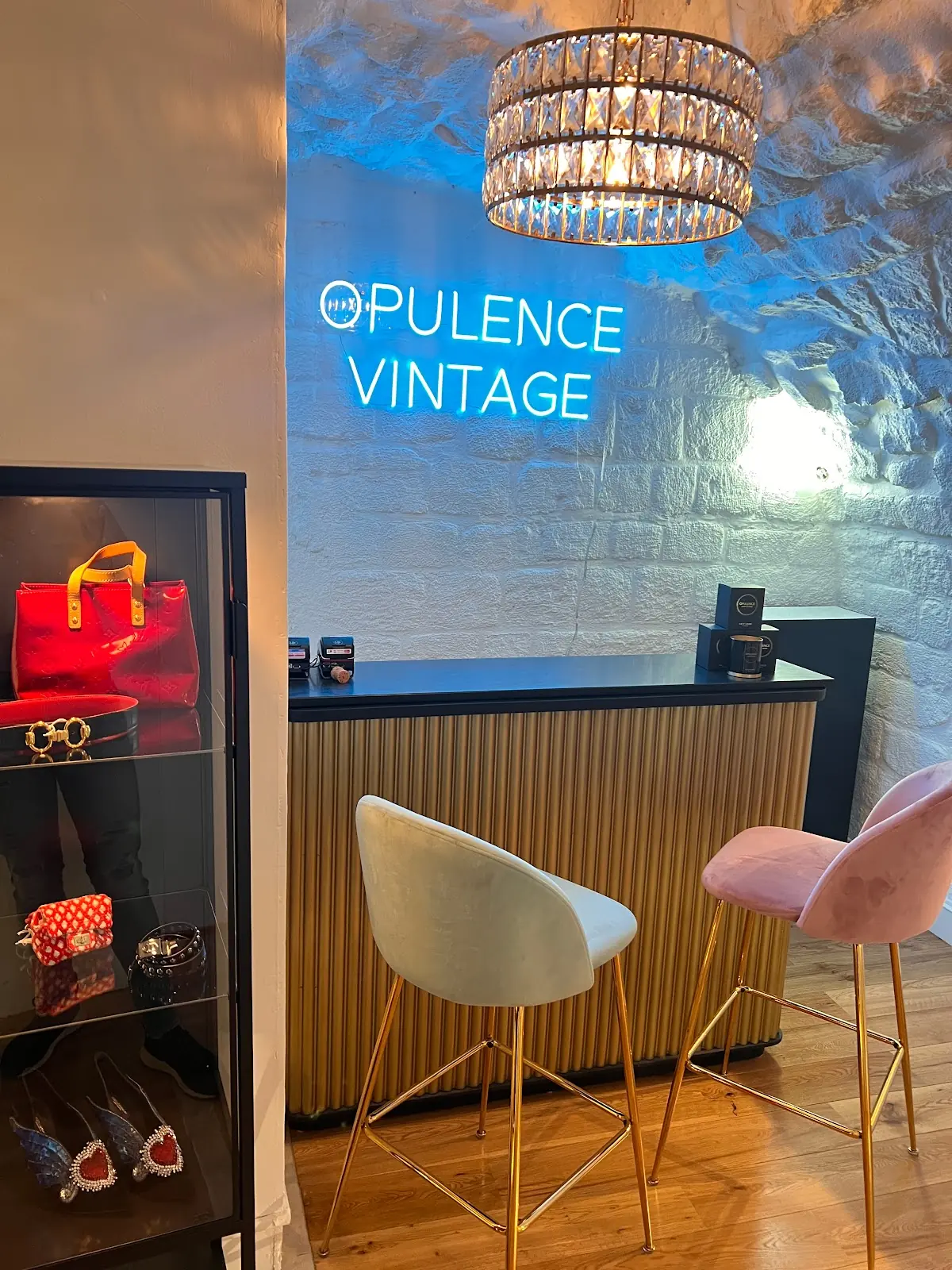Opulence Luxury & Vintage Casanova — photo 2