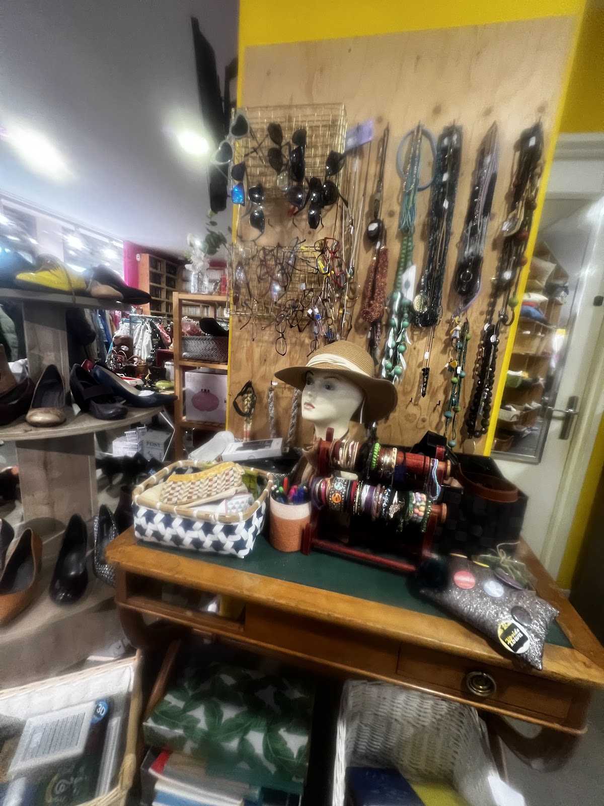 Shop Emmaus Charonne — photo 3