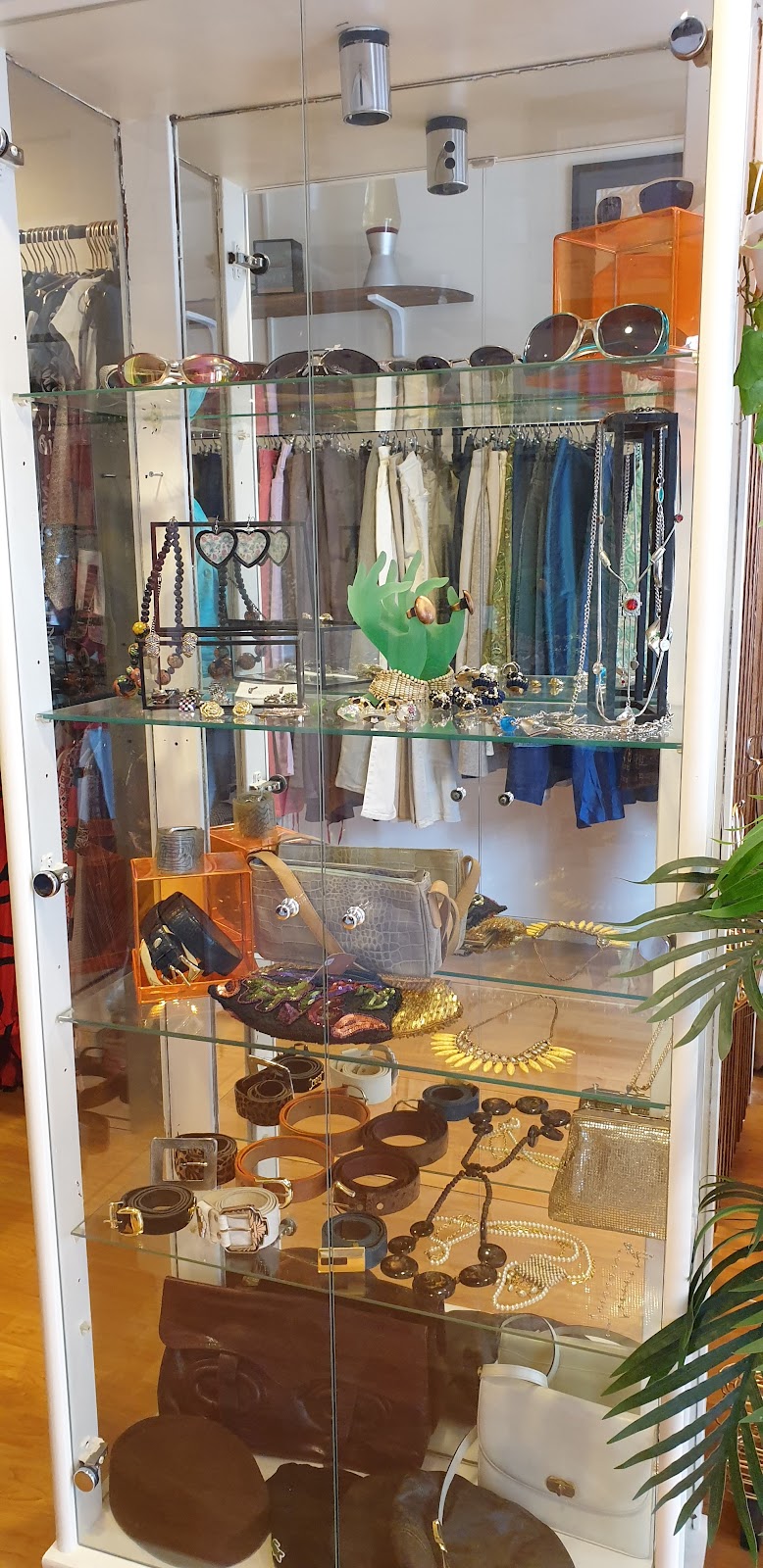 tucked friperie — photo 3