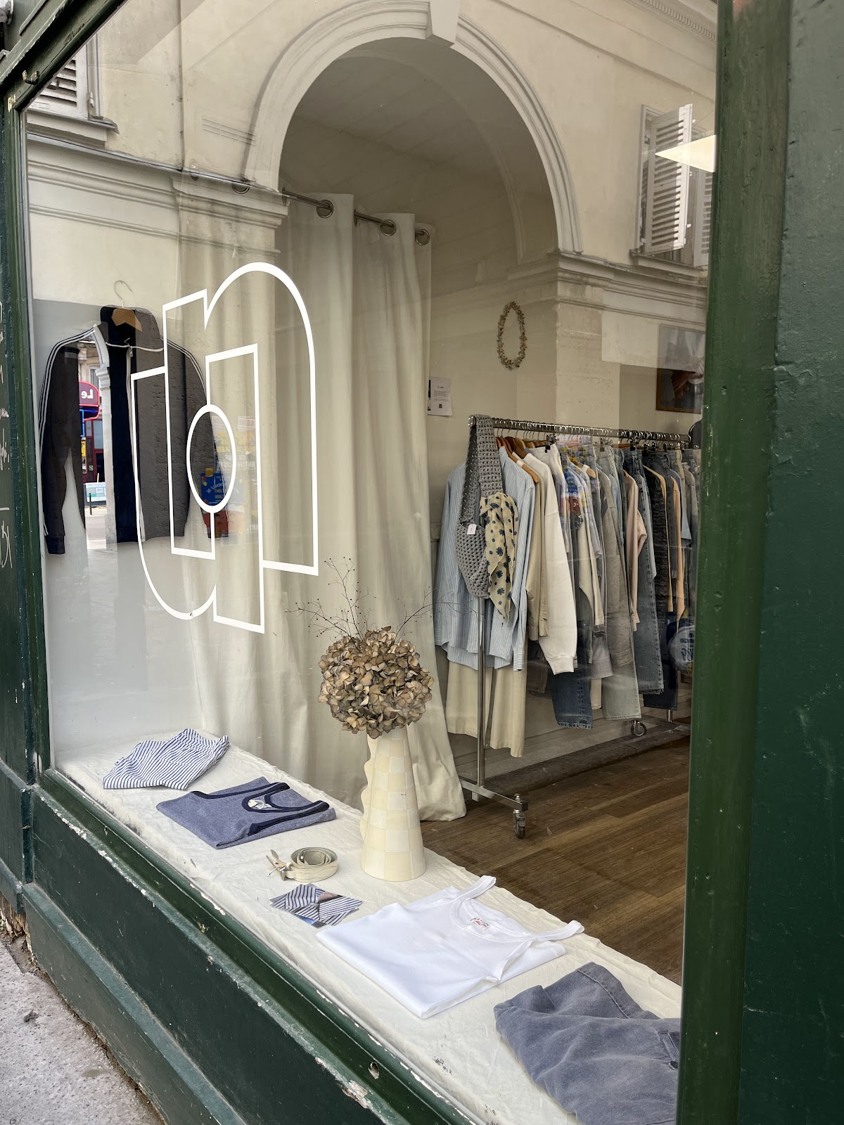 UNISELECTION - VINTAGE SHOP — photo 4