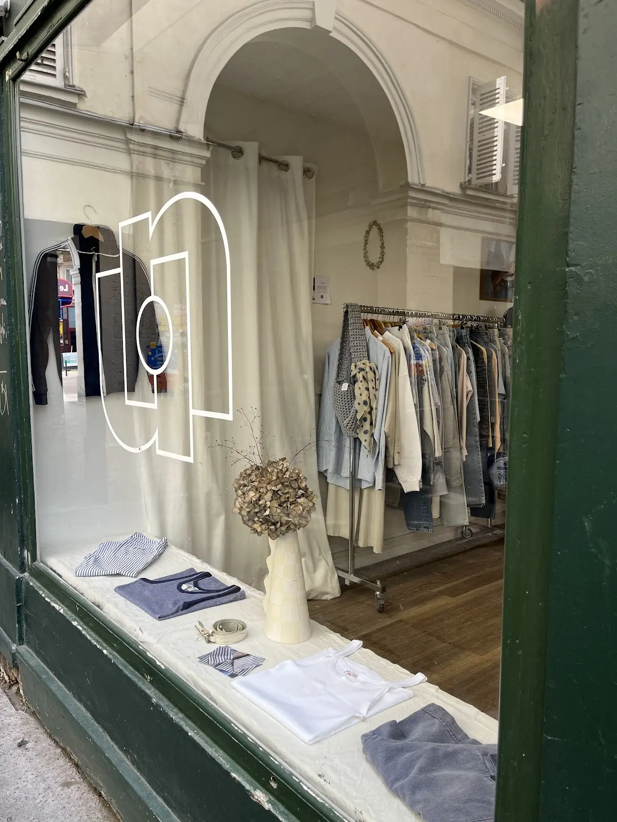 UNISELECTION - VINTAGE SHOP — photo 4