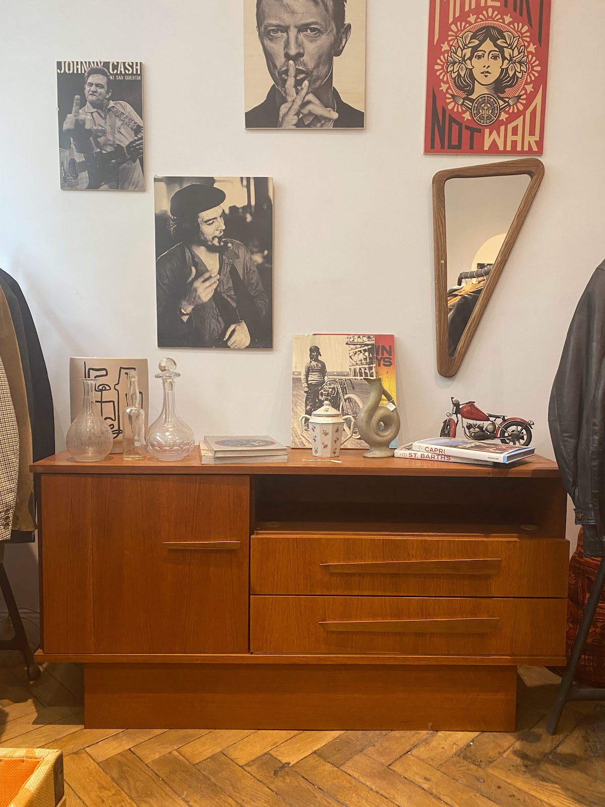 Vintage Dealer — photo 3