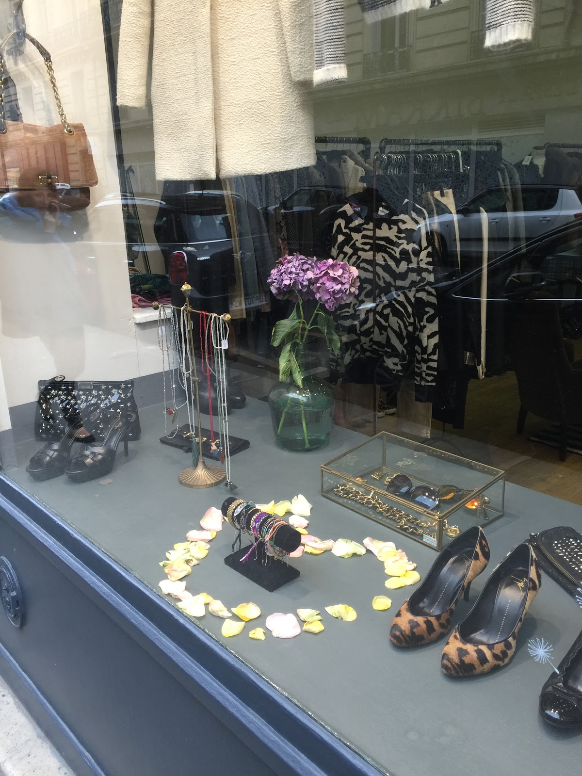 Violette Monceau - Dépôt/Vente — photo 4