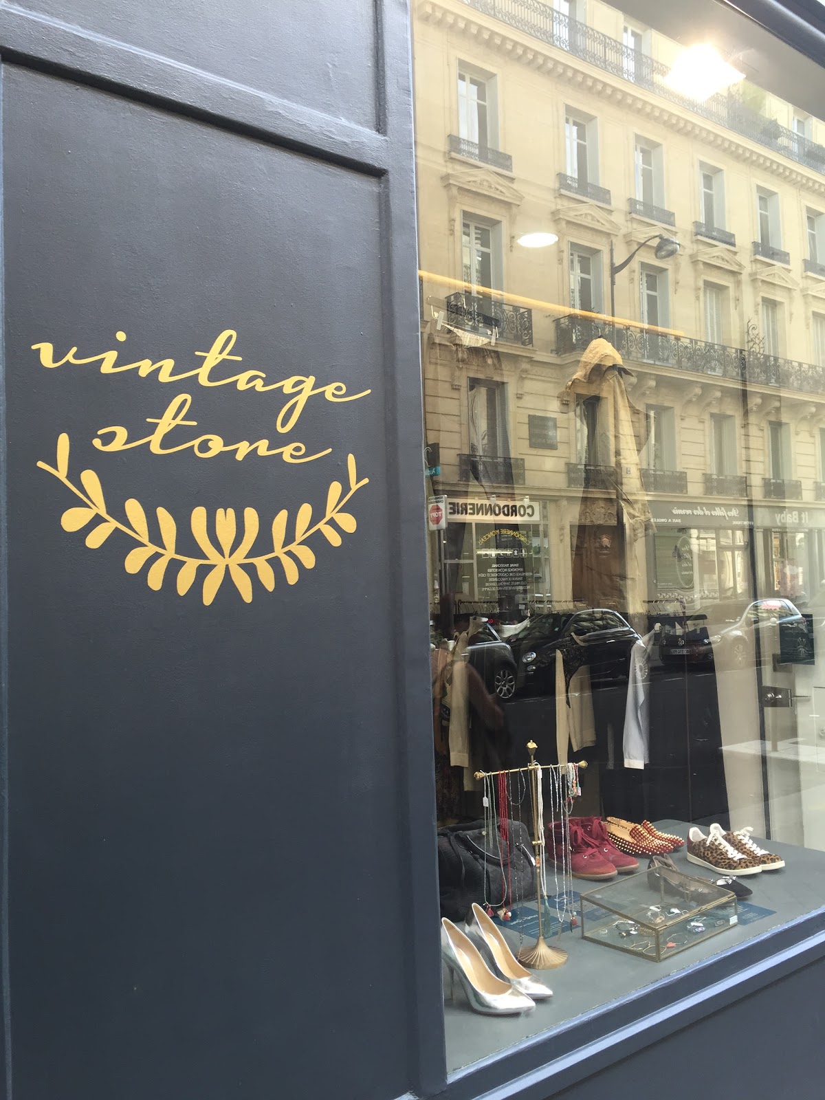 Violette Monceau - Dépôt/Vente — photo 5