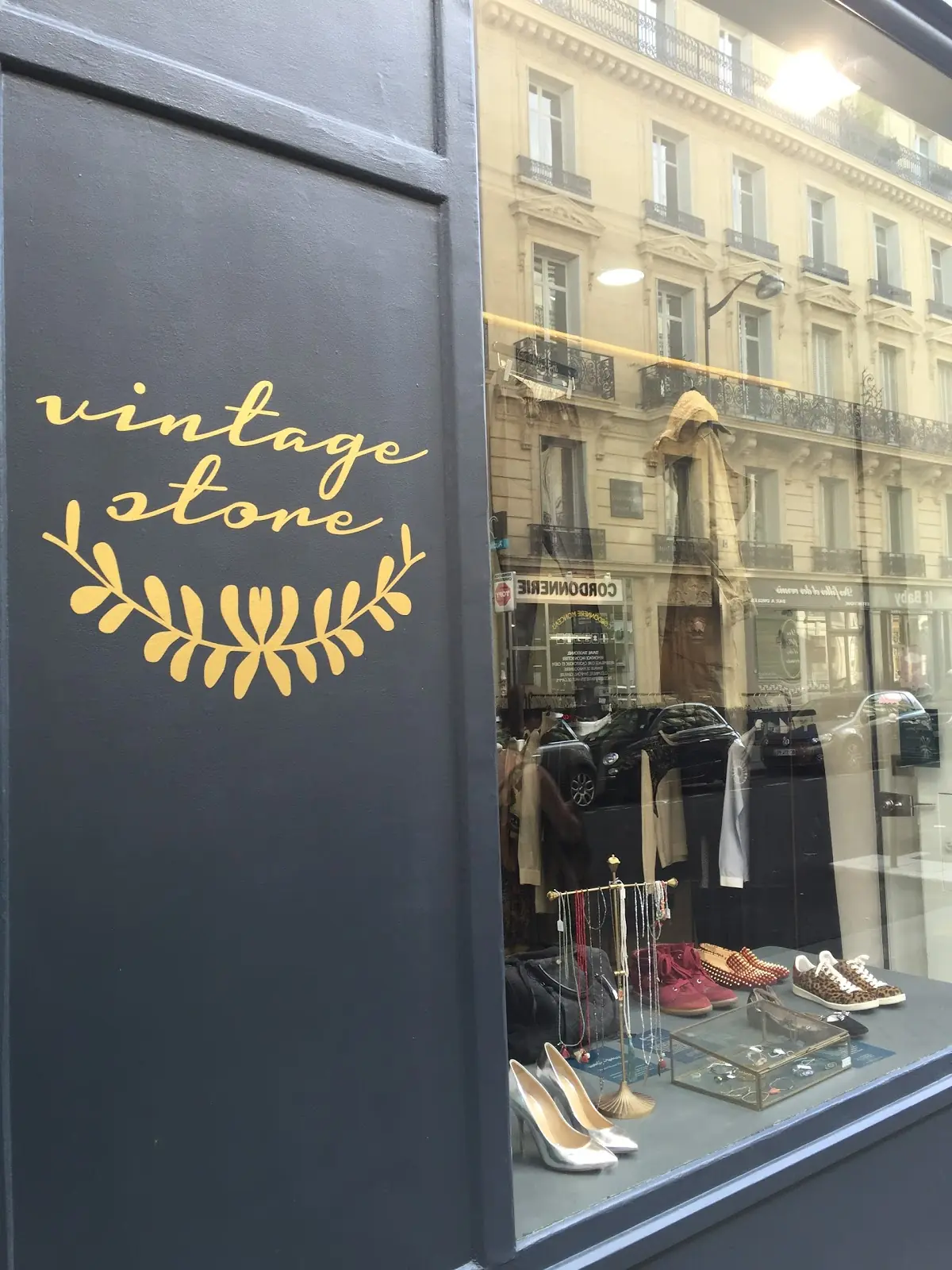 Violette Monceau - Dépôt/Vente — photo 5