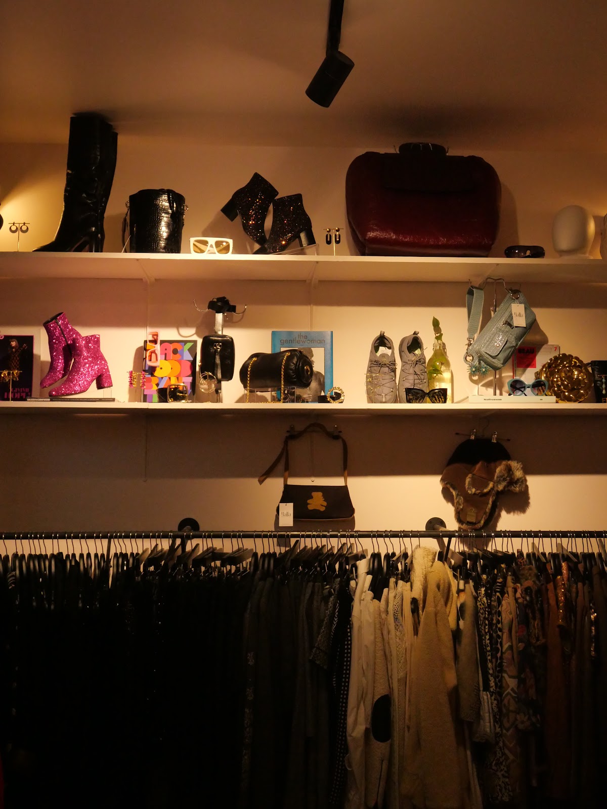 YALLÄ Paris 09 - Dépôt-vente / Second-hand store / Curated Vintage — photo 5