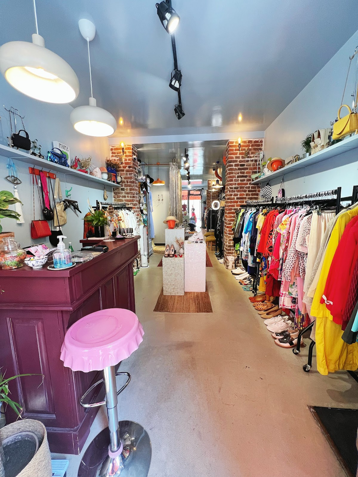 YALLÄ Paris 18 - Dépôt-vente / Second-hand store / Curated Vintage — photo 2